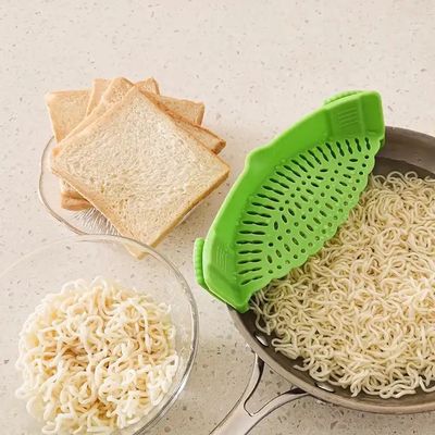 Verstelbare Snap N Strain Pot Strainer en Pasta Strainer Flexibel siliconen materiaal