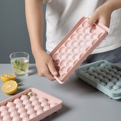 Gepersonaliseerde BPA-vrije cirkel-ijsbak voor vriezer Kleine ronde ijsblokbakken Ronde bol