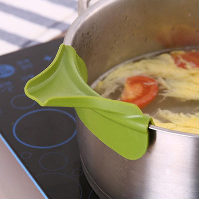 Keukengadgets Silicone anti-vervuiling lekpot met ronde mond rand deflector 20g