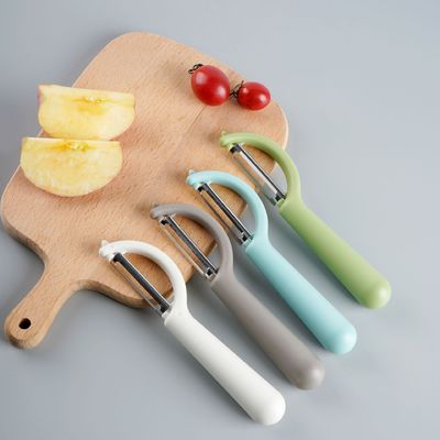 Goede greep Draaiblaad Groentenpeeler voor perfect geschilde groenten en fruit 38g