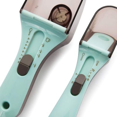 PP materiaal verstelbare digitale meetlepel met schaal plastic meetbeker 18*7.5CM