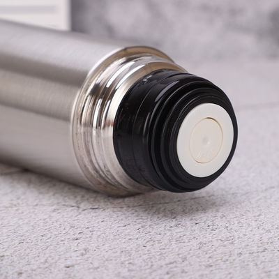 Geniet van warme of koude dranken overal met onze Amerikaanse stijl triple wand thermosfles