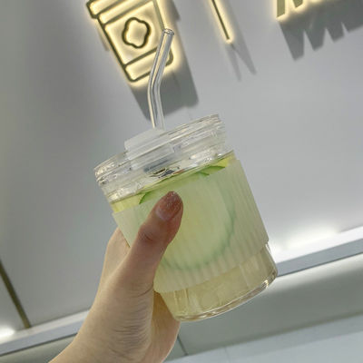 Koffiemokjes Draagbare vrouwelijke begeleiding Koud melk thee glas met handvat en rieten deksel