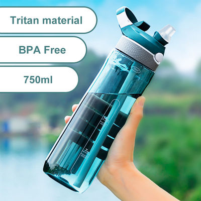 Accessoires WITH LID Outdoor Gym Sports Waterfles met stro en BPA-vrij plastic