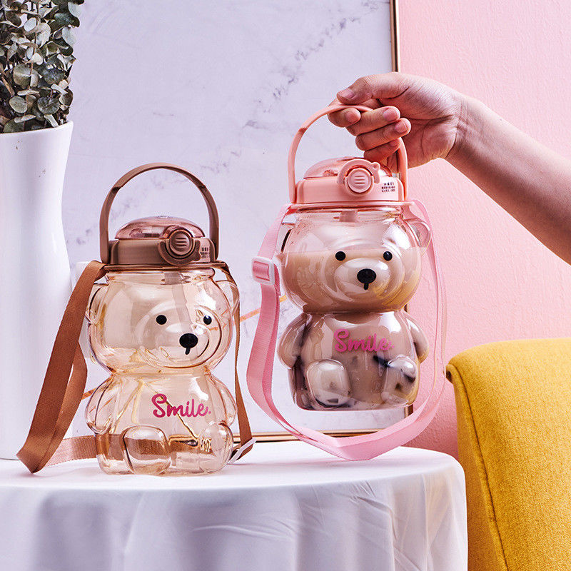 Zomerstudenten moeten schattig teddybeer hebben waterfles met stro en grote capaciteit